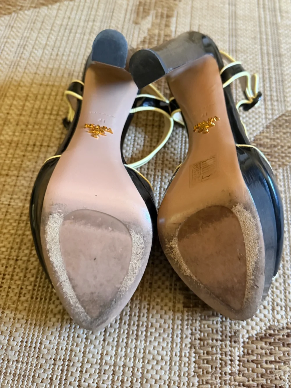 PRADA Black Patent Leather Platform Heels w/Cream Piping, size 9, euro 41